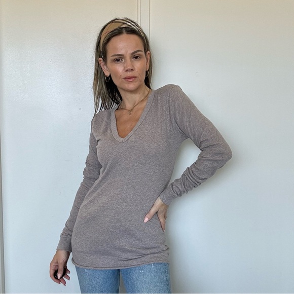 Enza Costa Tops - Enza Costa Fitted Long Sleeve V-Neck Top in Graphite Heather